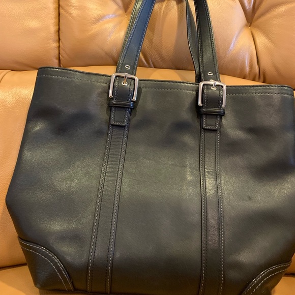 Slightly used coach bag - Picture 2 of 5